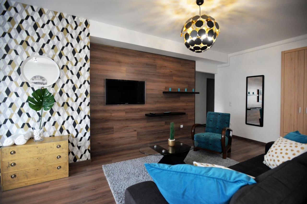 One Luxury Suites Eger Eksteriør bilde