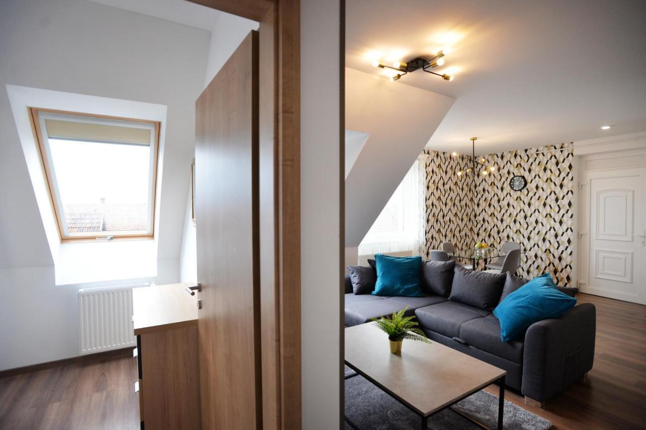 One Luxury Suites Eger Eksteriør bilde