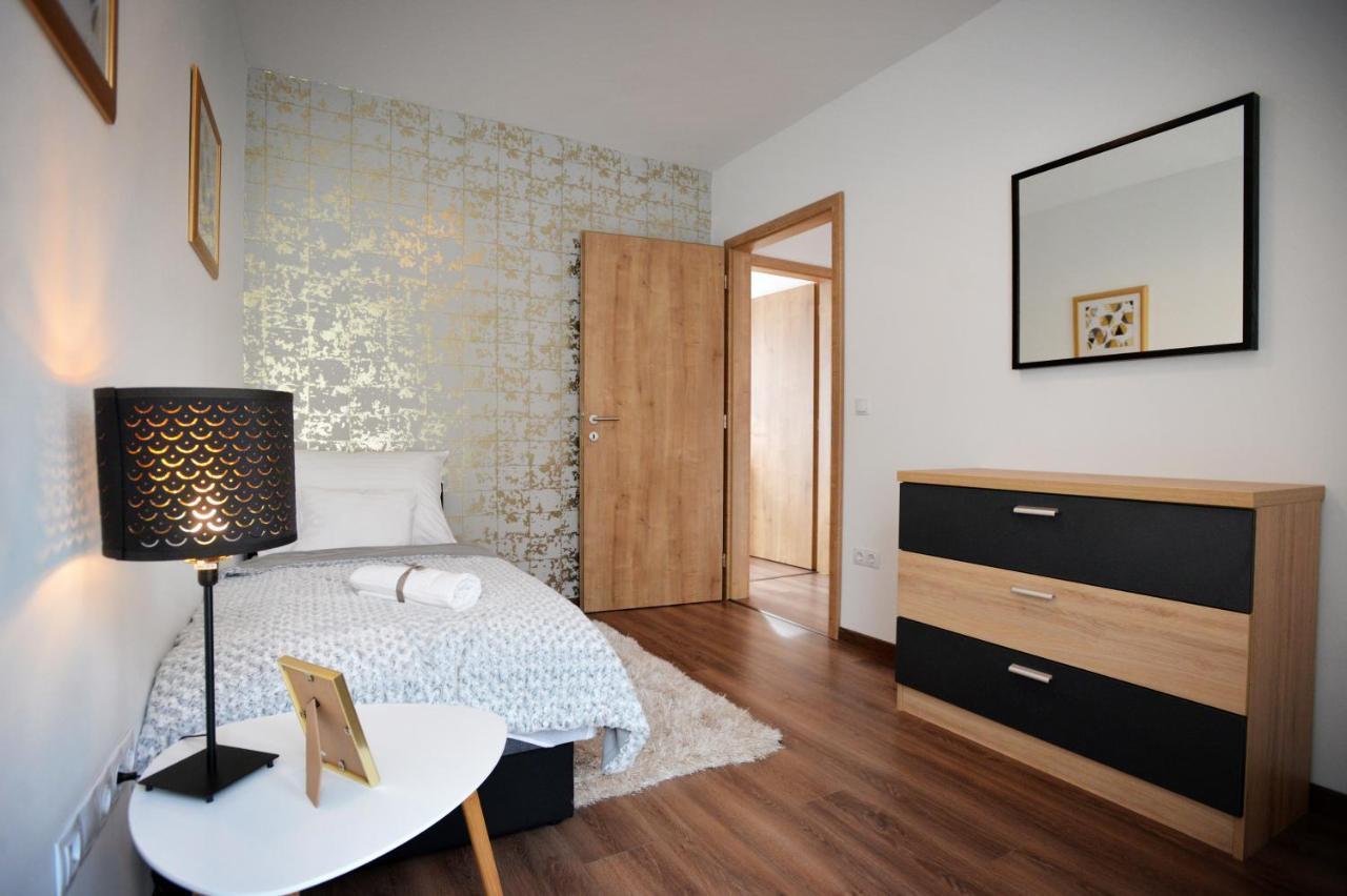 One Luxury Suites Eger Eksteriør bilde