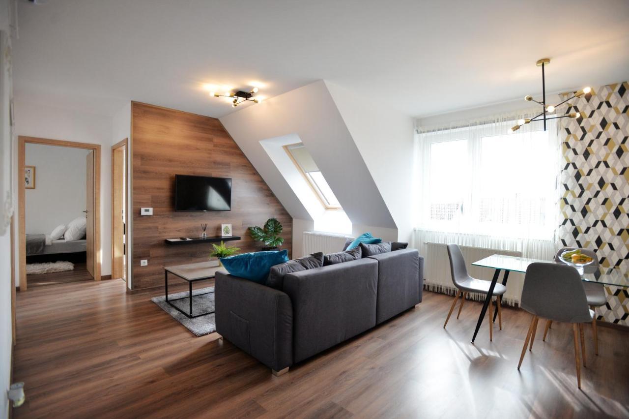 One Luxury Suites Eger Eksteriør bilde
