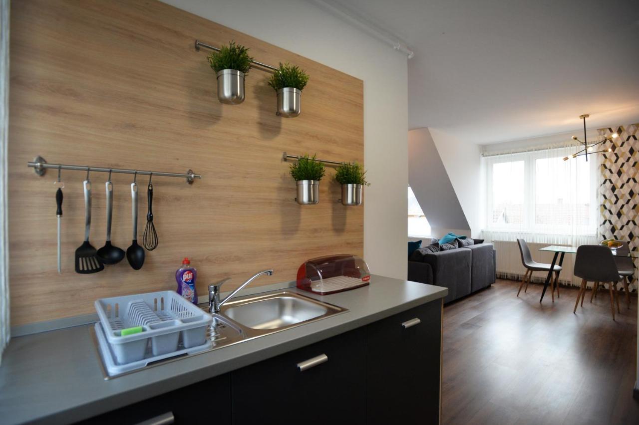 One Luxury Suites Eger Eksteriør bilde