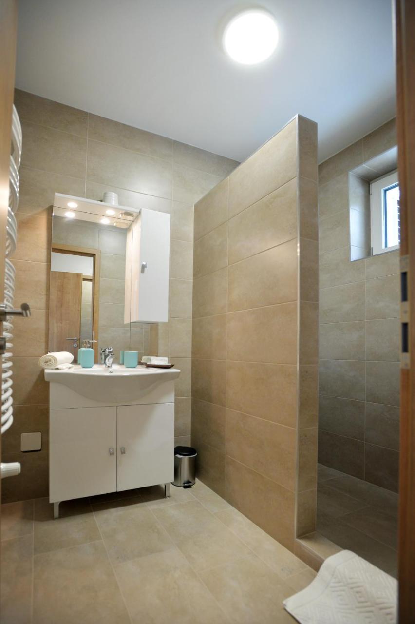 One Luxury Suites Eger Eksteriør bilde